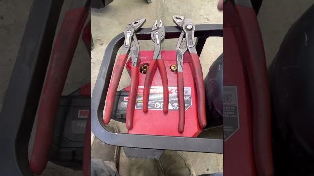 Newest most favorite mechanic pliers by knipex twin grip life saver money maker (practical example) Newest most favorite mechanic pliers by knipex twin grip life saver money maker (practical example)