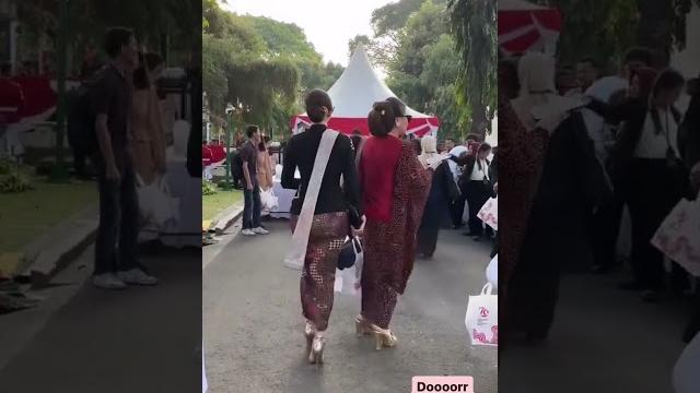 Aura kasih pakai kebaya kagetin vicky shu #aurakasih Aura kasih pakai kebaya kagetin vicky shu #aurakasih