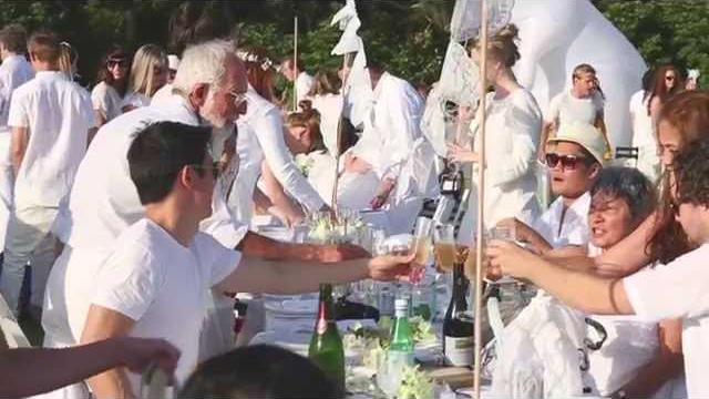 Diner en blanc - sydney 2014, official video Diner en blanc - sydney 2014, official video