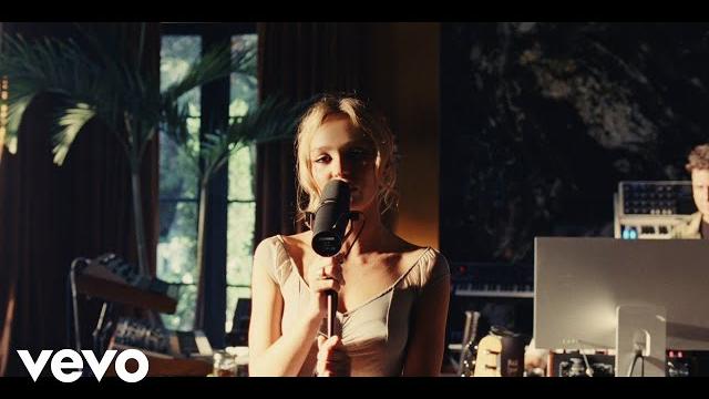 The weeknd, jennie, lily-rose depp - one of the girls (official video) The weeknd, jennie, lily-rose depp - one of the girls (official video)