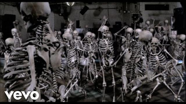 The chemical brothers - hey boy hey girl (official music video) The chemical brothers - hey boy hey girl (official music video)