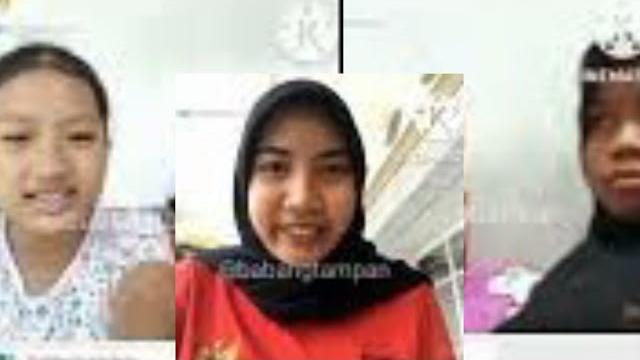 Prank ome tv uler kasur cewe cantik kecil tapi suka kan Prank ome tv uler kasur cewe cantik kecil tapi suka kan