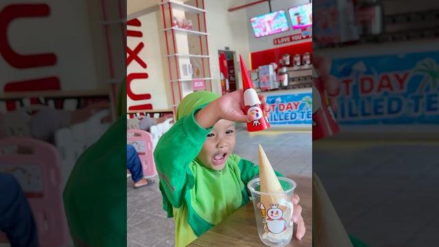 Es krim mixue #shortsviral #shortvideo #shorts #trending #viralvideo #fyp #funny #eskrim #mixue Es krim mixue #shortsviral #shortvideo #shorts #trending #viralvideo #fyp #funny #eskrim #mixue