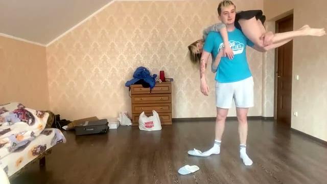 Обзор от злого, что там у алины под юбкой Обзор от злого, что там у алины под юбкой