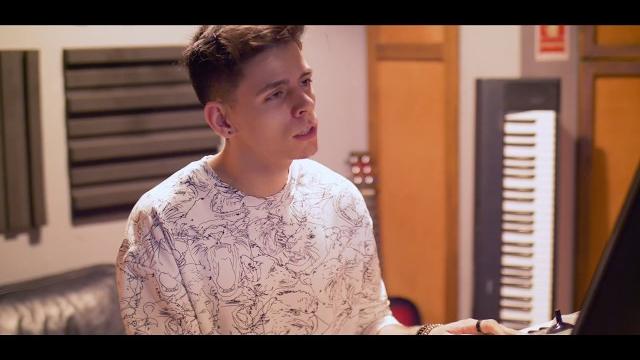 Emilian - eyes shut (remember x factor) Emilian - eyes shut (remember x factor)