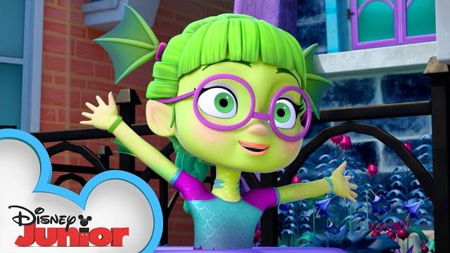 Swampy splash | vampirina | @disneyjr Swampy splash | vampirina | @disneyjr