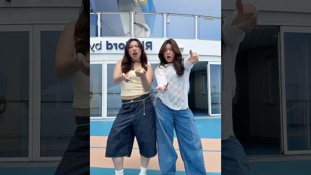 Siblings go on a cruise trip Siblings go on a cruise trip
