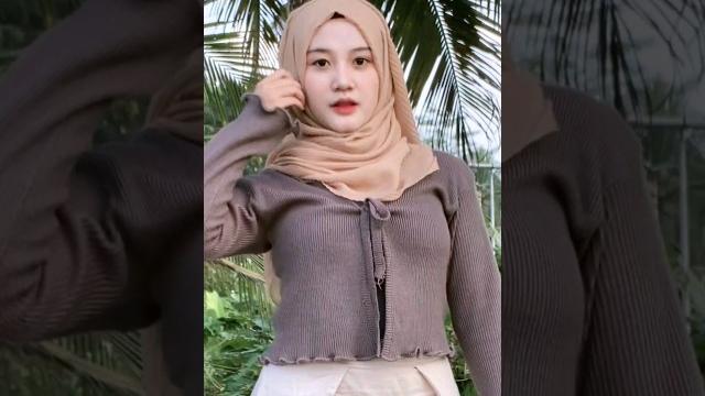 No wa berapa? ️ #shorts #joget #cantik #hijab No wa berapa? ️ #shorts #joget #cantik #hijab