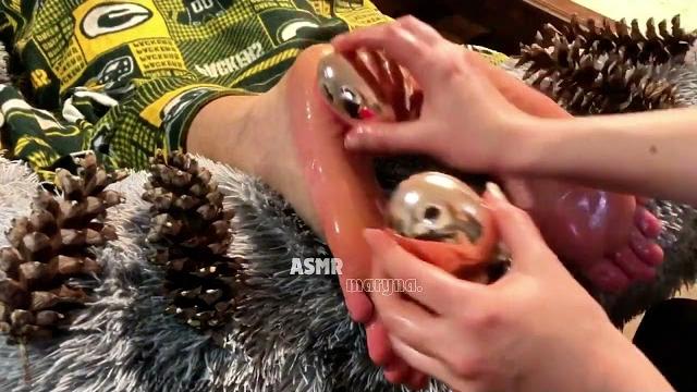 Asmr foot tickle massage with tools! Asmr foot tickle massage with tools!