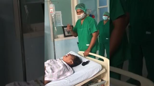Viral!! perempuan bernyanyi saat di infus Viral!! perempuan bernyanyi saat di infus
