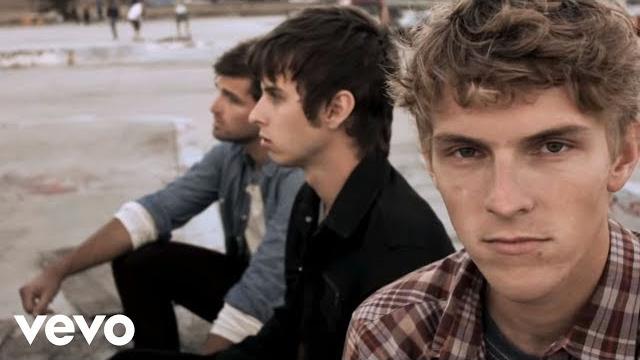 Foster the people - pumped up kicks (official video) Foster the people - pumped up kicks (official video)