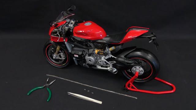 Pocher | ducati panigale - drive chain assembly Pocher | ducati panigale - drive chain assembly