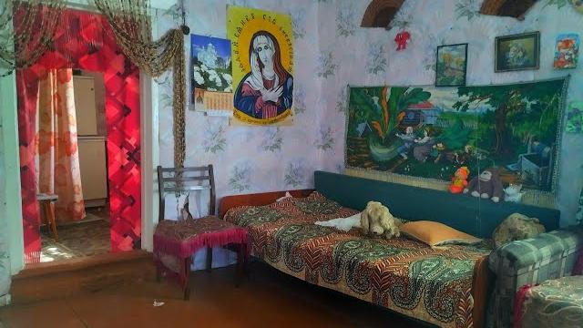 Еще вчера тут жили. всё оставлено! шикарные брошенные дома в лесу. заброшенная деревня мордовии. Еще вчера тут жили. всё оставлено! шикарные брошенные дома в лесу. заброшенная деревня мордовии.