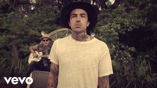 Yelawolf - till it’s gone (official music video) Yelawolf - till it’s gone (official music video)