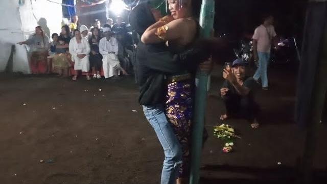 Joged hot pngibing samapi lemes Joged hot pngibing samapi lemes