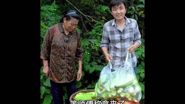 丈母娘打了150斤玉米摆摊,新鲜玉米又甜又糯,看赚多少钱 #秒杀 #玉米 #丈母娘 丈母娘打了150斤玉米摆摊,新鲜玉米又甜又糯,看赚多少钱 #秒杀 #玉米 #丈母娘