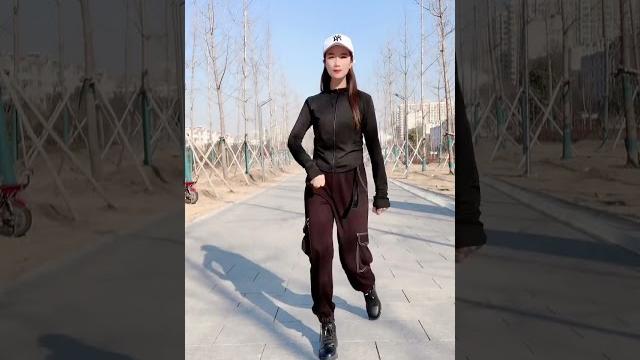 #快手流行广场舞音乐一开,老娘帅呆 #快手流行广场舞音乐一开,老娘帅呆