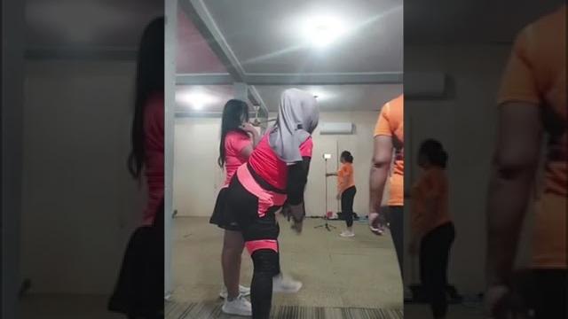 Momihzahwavarel ita krisasianti Momihzahwavarel ita krisasianti