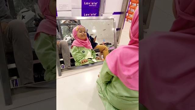 Malah mainan ludah Malah mainan ludah