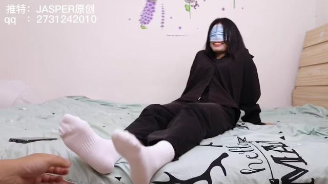 挠脚心,挠痒痒 挠脚心,挠痒痒