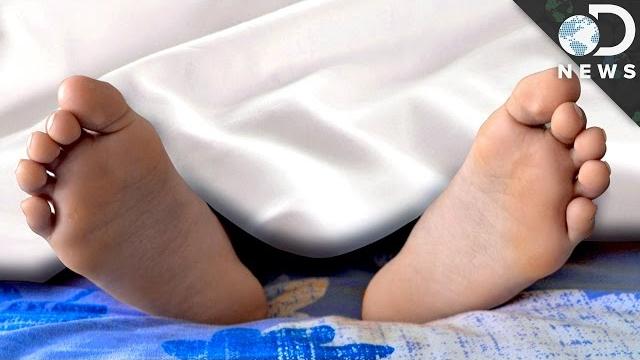 Why do i sleep better with my feet uncovered? Why do i sleep better with my feet uncovered?
