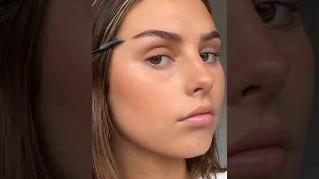 Teen age girls natural makeup Teen age girls natural makeup