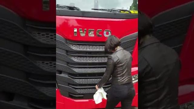 Yeni iveco s-way | ferrari kırmızısı Yeni iveco s-way | ferrari kırmızısı