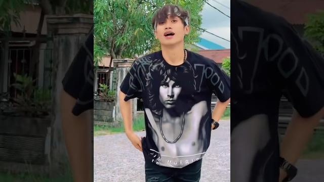 Jangan menjauh dariku Jangan menjauh dariku