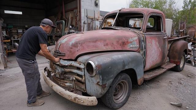 Мужчина превращает пикап junkyard в роскошный родстер | пикап gmc 1949 года от @halfasskustoms Мужчина превращает пикап junkyard в роскошный родстер | пикап gmc 1949 года от @halfasskustoms