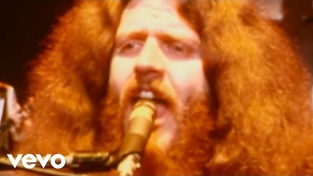 Kansas - carry on wayward son (official video) Kansas - carry on wayward son (official video)