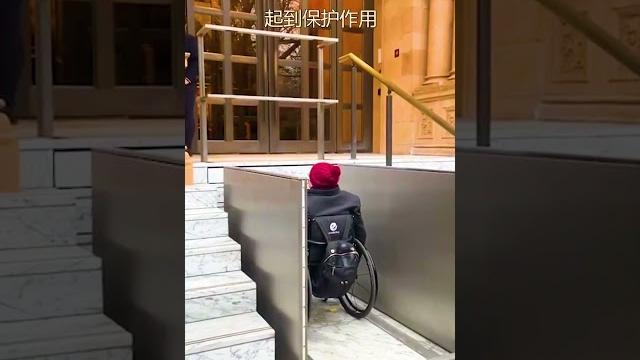 不可思议的隐藏电梯,台阶变形缩回,露出一个可升降平台 #知识 #automobile #知识渊博 不可思议的隐藏电梯,台阶变形缩回,露出一个可升降平台 #知识 #automobile #知识渊博