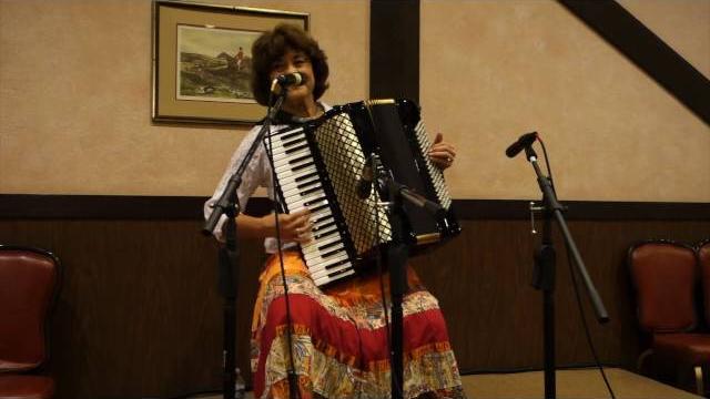 Gail campanella - "dark eyes" / "ochi chyornye" Gail campanella - "dark eyes" / "ochi chyornye"