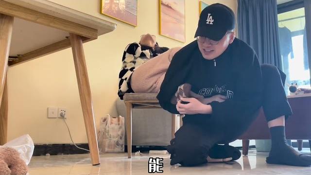 用胶带把女友绑在椅子上!疯狂挠她的脚心,女友:啥要求我都答应 用胶带把女友绑在椅子上!疯狂挠她的脚心,女友:啥要求我都答应
