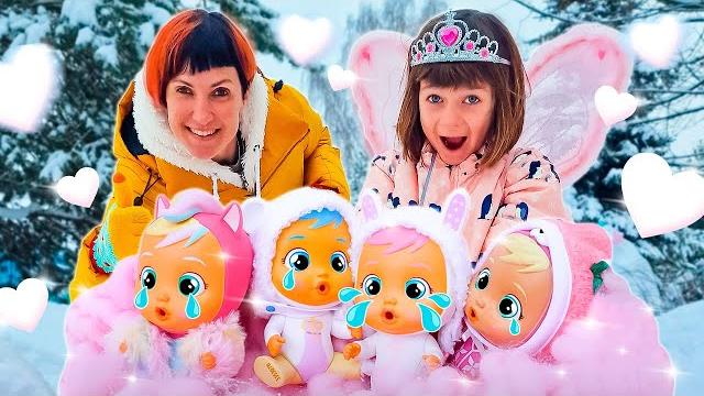 Пупсы край бебис плачут волшебными слезками! маша капуки и бьянка открывают игрушки - игры для детей Пупсы край бебис плачут волшебными слезками! маша капуки и бьянка открывают игрушки - игры для детей
