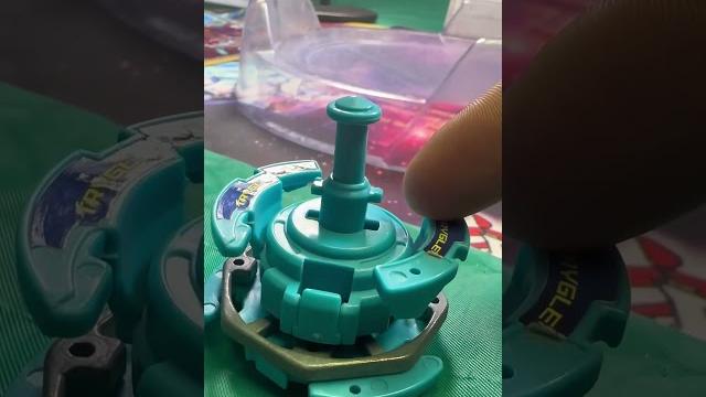This beyblade is actually insane! This beyblade is actually insane!
