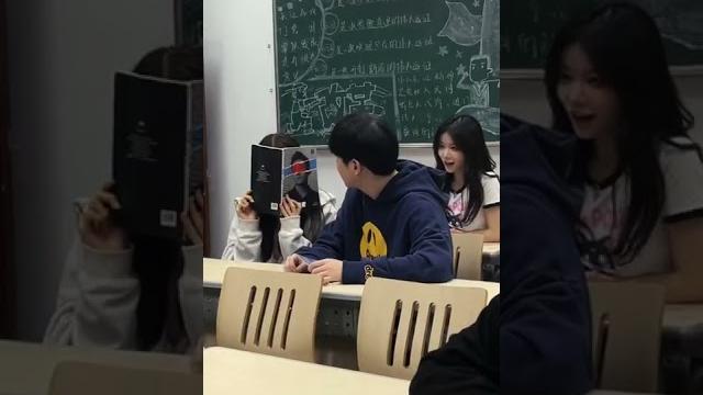 여자들이 잘생긴 남자한테만 친다는 장난 여자들이 잘생긴 남자한테만 친다는 장난