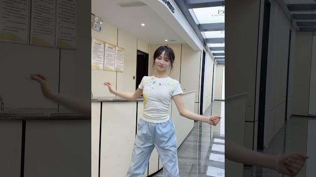 #虎牙摇 #下班后的日常 #shortsvideo #dance #nurses #护士跳舞 #虎牙摇 #下班后的日常 #shortsvideo #dance #nurses #护士跳舞