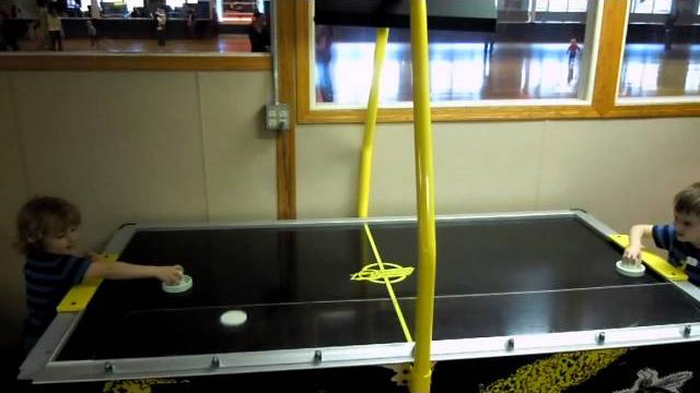 Roy vs roy air hockey Roy vs roy air hockey