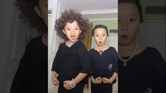 Cicak cicak dingdingding #kembar #jogetviral #funny #dance #shorts Cicak cicak dingdingding #kembar #jogetviral #funny #dance #shorts
