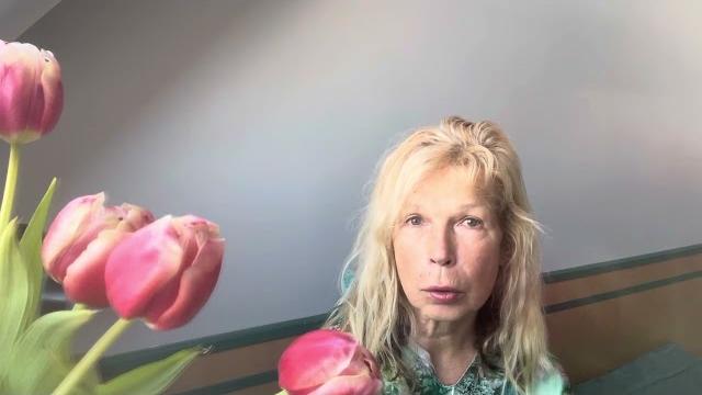 Мы с тамарой ищем парукто о чем,а вшивый о бане Мы с тамарой ищем парукто о чем,а вшивый о бане