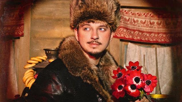 Sqwoz bab – папа забыл меня в стрипклубе (lyric video) Sqwoz bab – папа забыл меня в стрипклубе (lyric video)