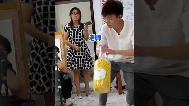送老师爆米花!??!#搞笑 #51美术班 送老师爆米花!??!#搞笑 #51美术班