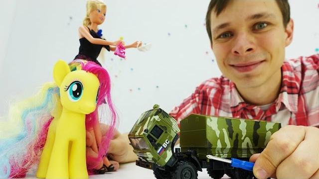 Фёдор собирает камаз. мультик про машинки для мальчиков Фёдор собирает камаз. мультик про машинки для мальчиков