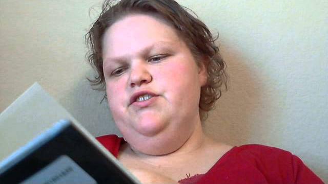Darkness becomes her - kelly keaton Darkness becomes her - kelly keaton