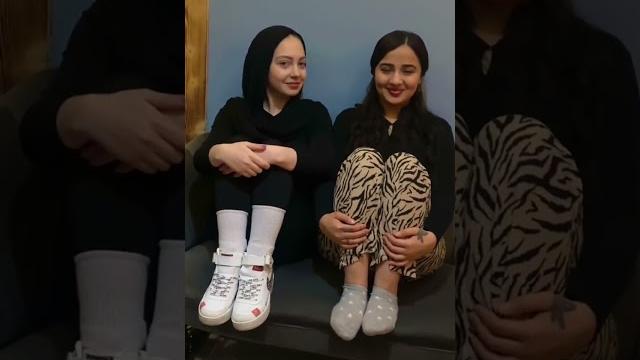 Esra ve melek azad big söylüyor! Esra ve melek azad big söylüyor!