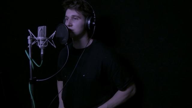 Стихотворение ирины самариной-лабиринт - "я видел, как плачет мама...". читает калужских максим. Стихотворение ирины самариной-лабиринт - "я видел, как плачет мама...". читает калужских максим.