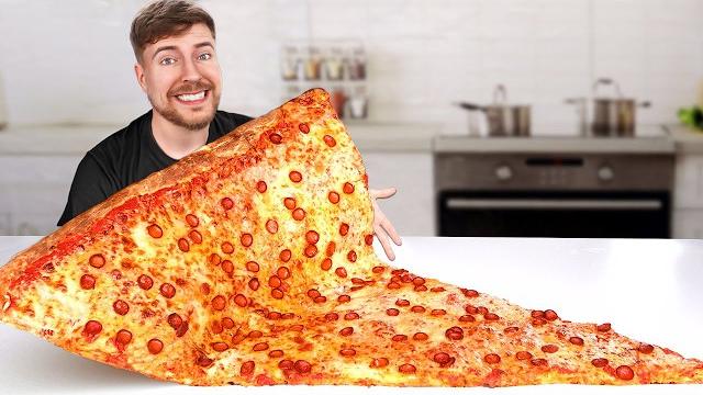 I ate the world’s largest slice of pizza I ate the world’s largest slice of pizza
