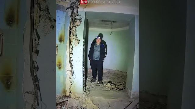 Мутанты чернобыля напали на сталкеров ночь на заброшке Мутанты чернобыля напали на сталкеров ночь на заброшке