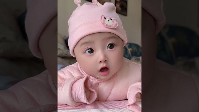 看到别人吃东西,这无齿之徒馋得直流口水 #小奶娃 #人类幼崽 #小婴儿的日常 看到别人吃东西,这无齿之徒馋得直流口水 #小奶娃 #人类幼崽 #小婴儿的日常