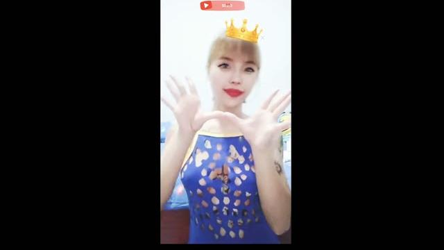 Bigo live. cewek gunting baju Bigo live. cewek gunting baju